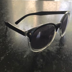 FREE PEOPLE- sunglasses